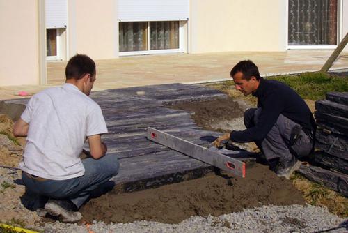 Allée en palis et piquets de schiste